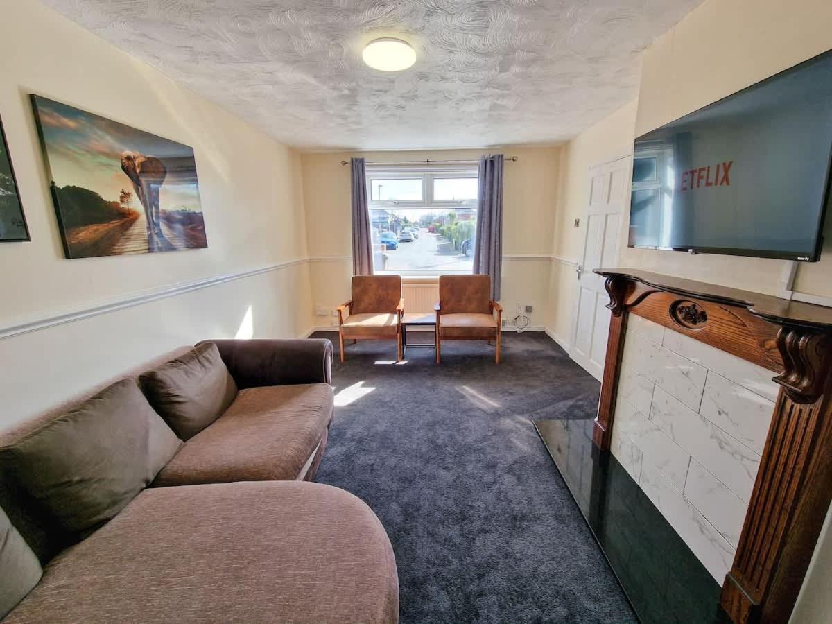 Wythenshawe 3 Bed Family Home By City Superhost Zewnętrze zdjęcie