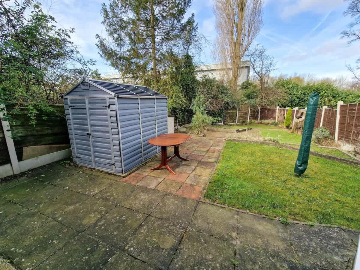 Wythenshawe 3 Bed Family Home By City Superhost Zewnętrze zdjęcie